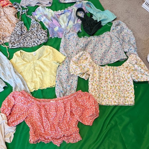 Women's Spring Top Lot - Picture 5 of 5